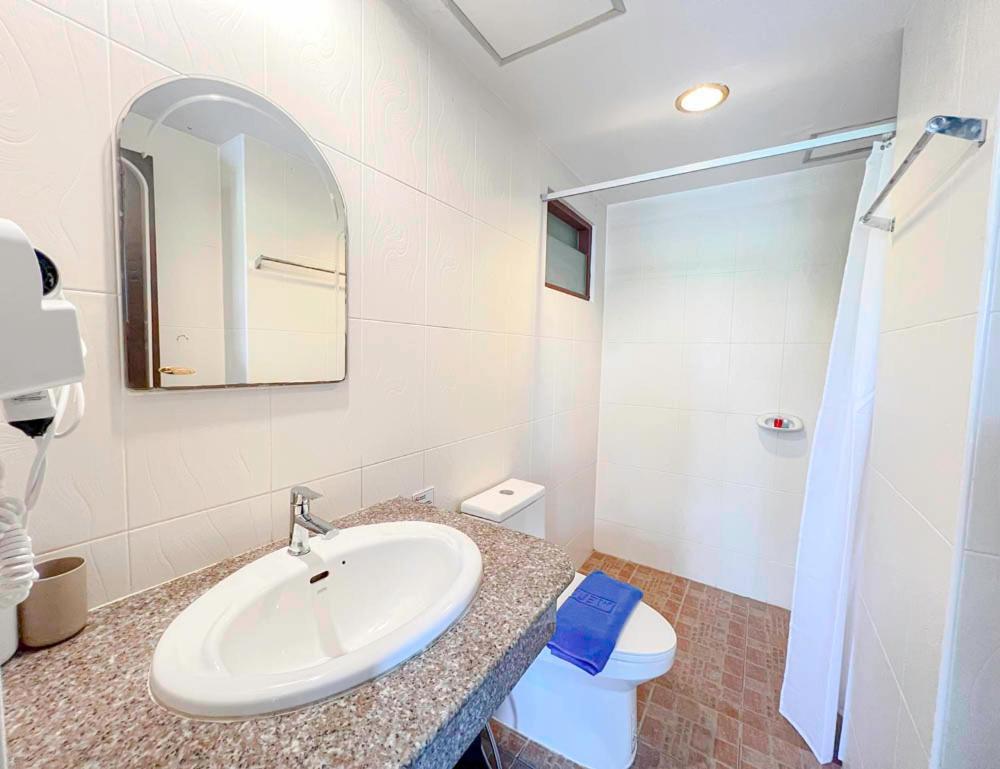 Отель 88 House Patong Экстерьер фото