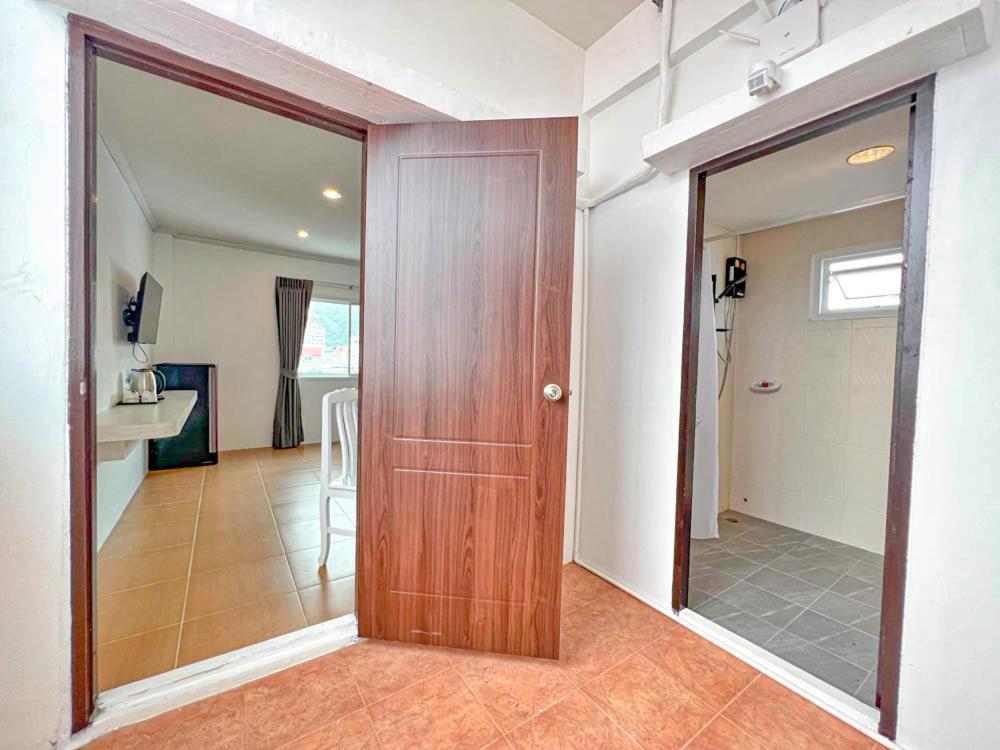 Отель 88 House Patong Экстерьер фото